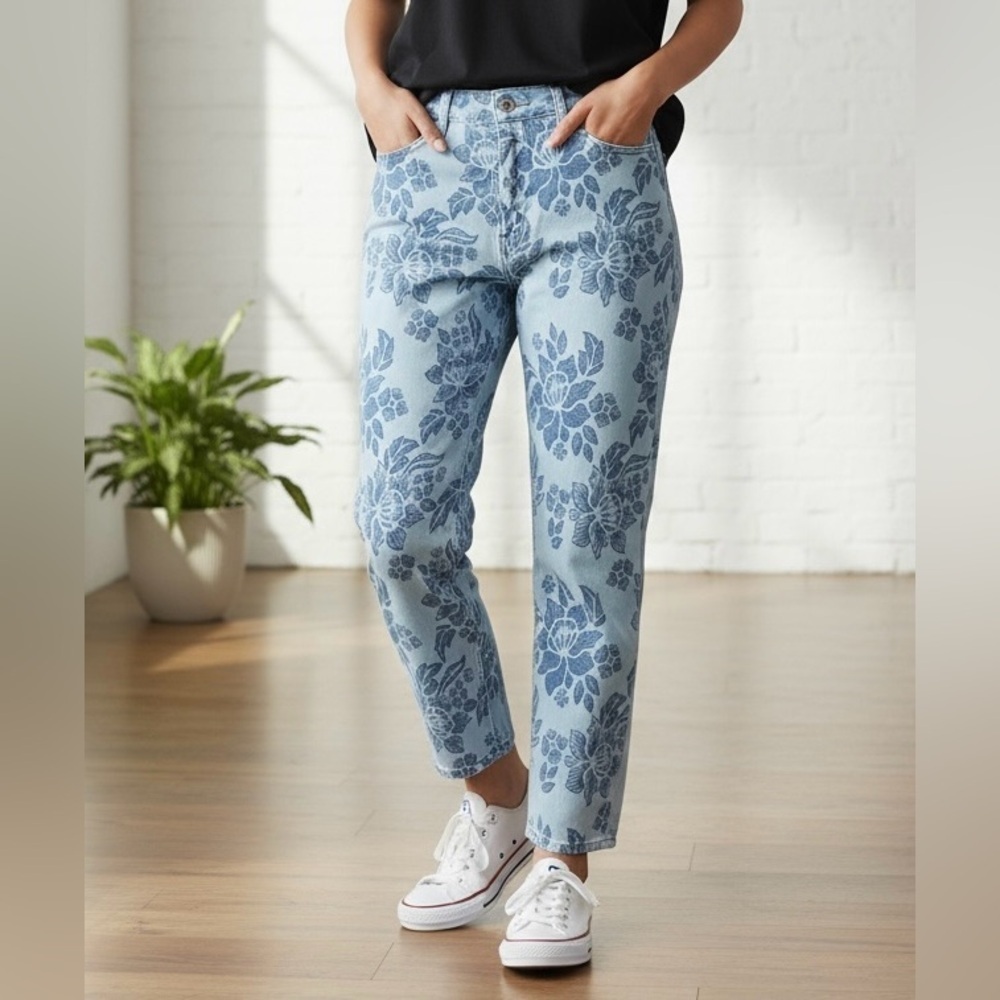 Chico's Women's Blue Floral Stretch Girlfriend Slim Ankle Jeans - 1.5/US 10